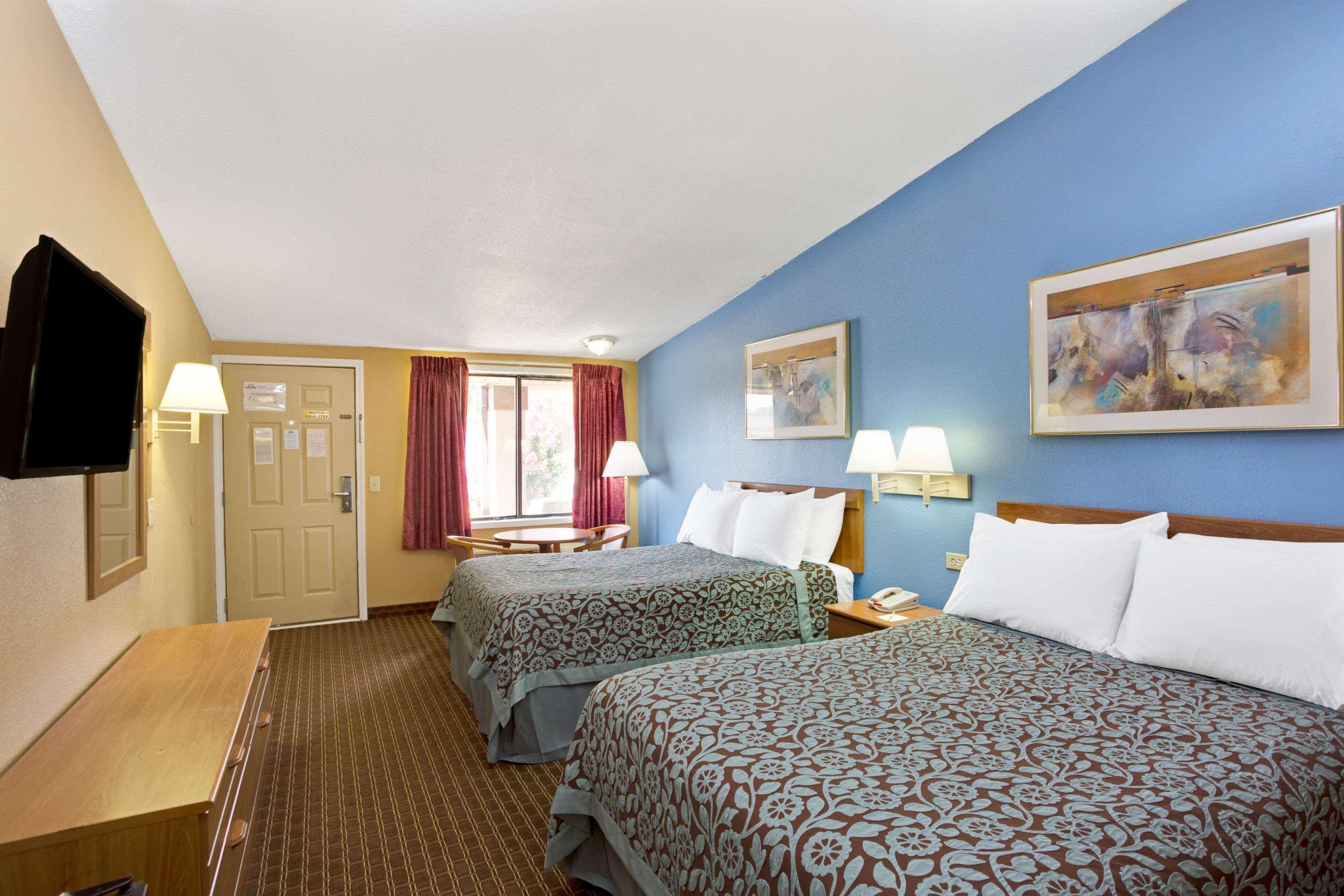 Days Inn By Wyndham Lawrenceville Eksteriør bilde