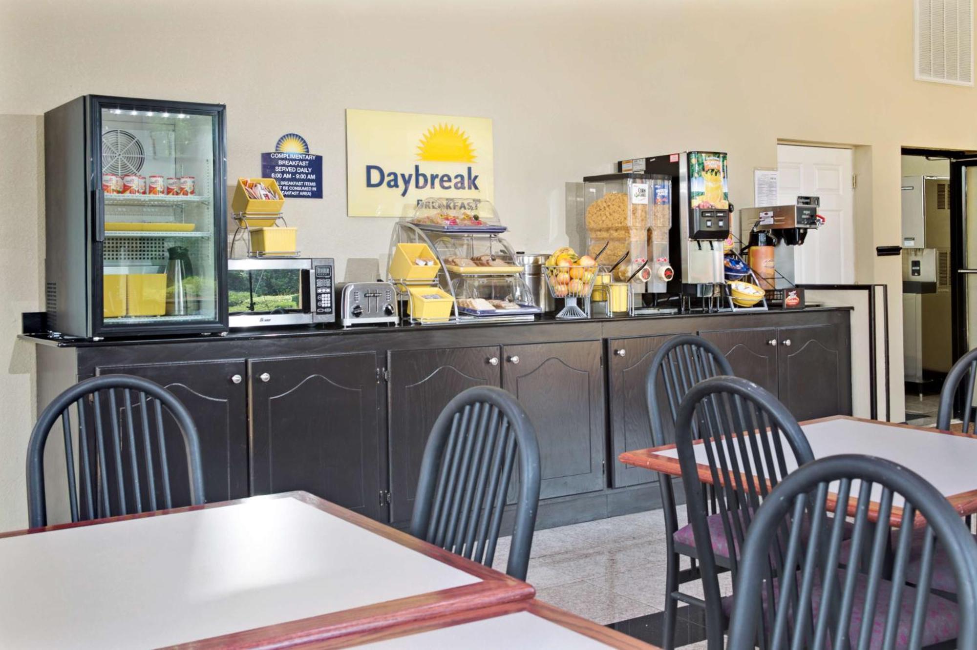 Days Inn By Wyndham Lawrenceville Eksteriør bilde